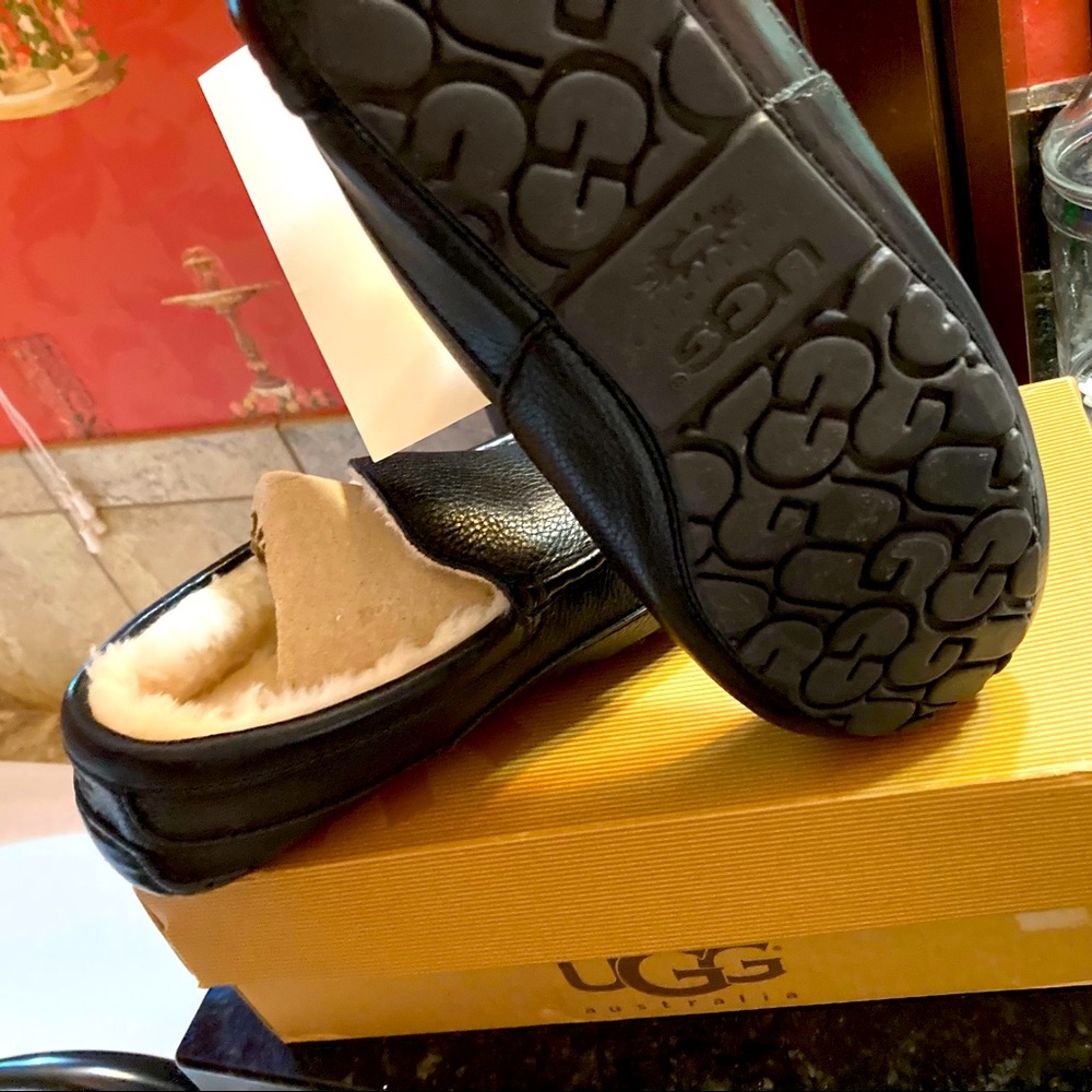 Ugg lamb lined black loafers